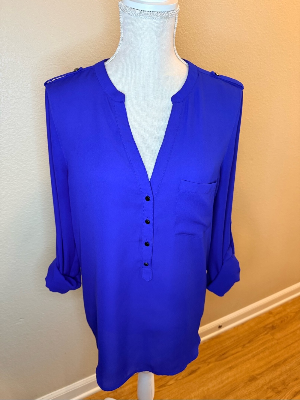 Kenneth Cole Reaction Cobalt Blue Split-Neck Roll-Tab Blouse